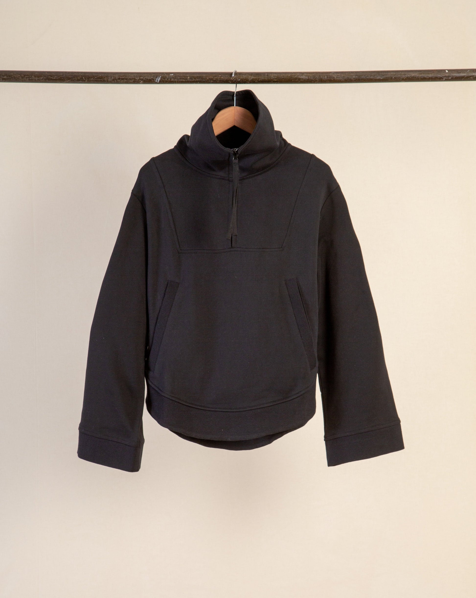 Black Medio Pullover by Mind Less